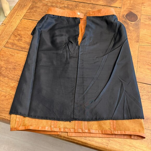 VINTAGE: SLIM CUT LEATHER SKIRT - Picture 6 of 7